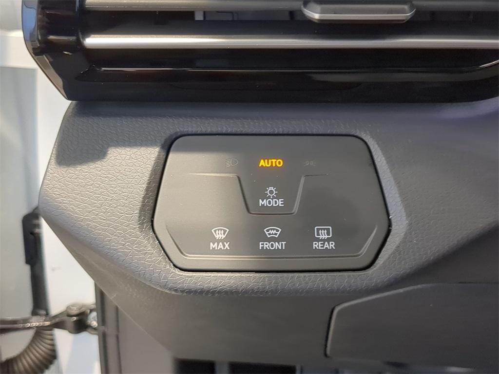 new 2025 Volkswagen ID.4 car, priced at $46,161