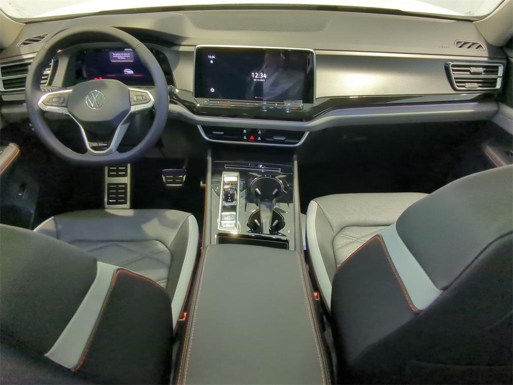 new 2025 Volkswagen Atlas car, priced at $45,675
