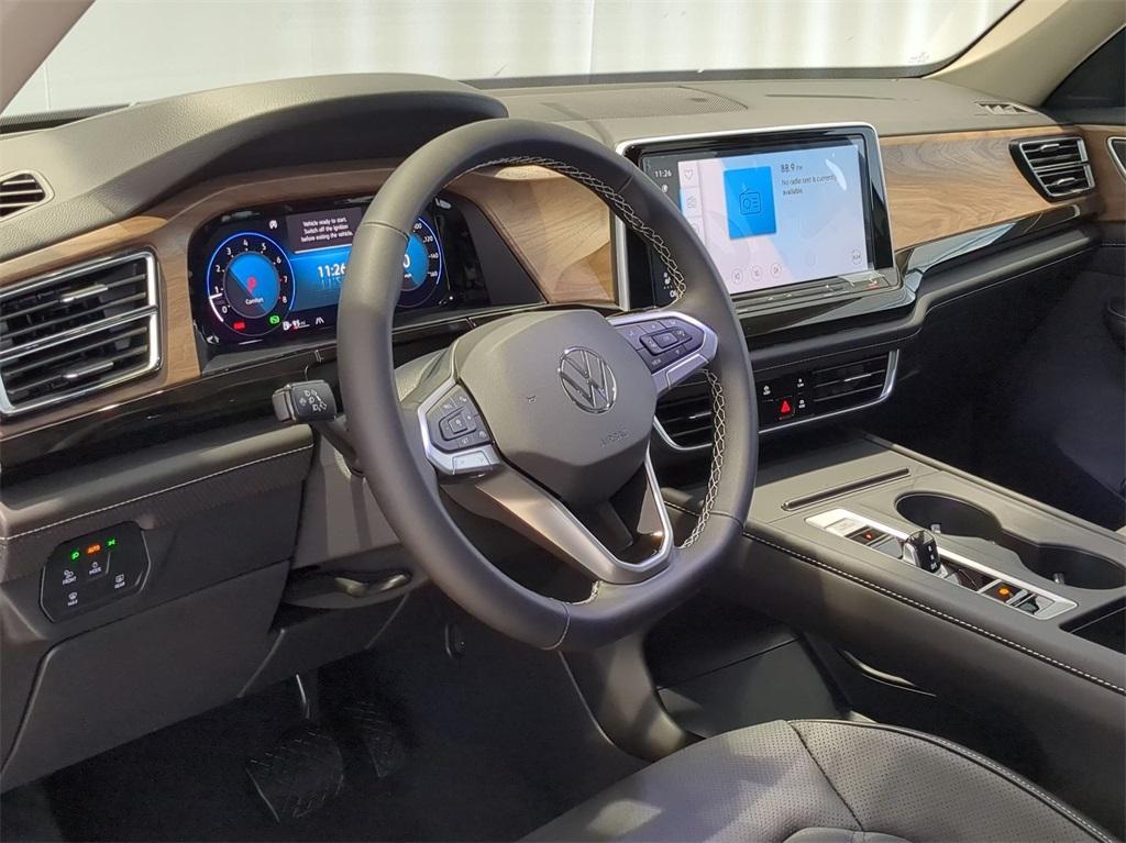 new 2025 Volkswagen Atlas car, priced at $39,006