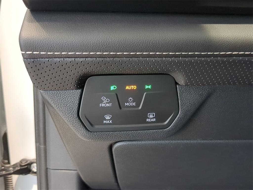new 2025 Volkswagen Atlas car, priced at $43,168