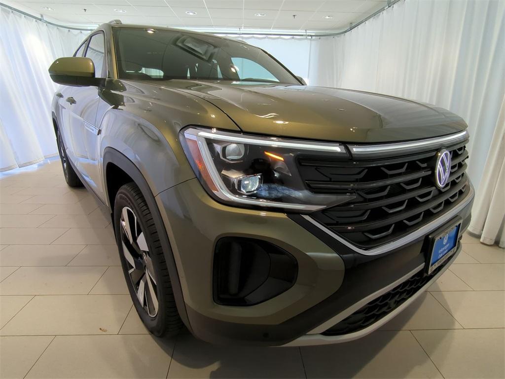 new 2025 Volkswagen Atlas Cross Sport car, priced at $43,672