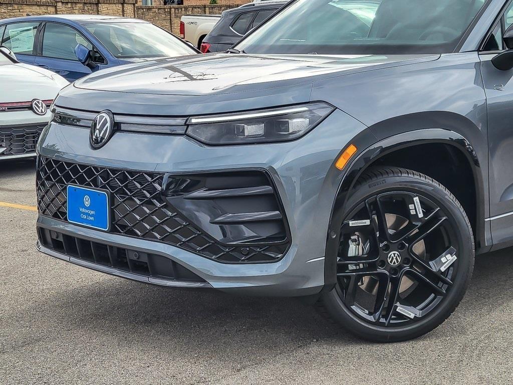 new 2025 Volkswagen Tiguan car, priced at $38,038