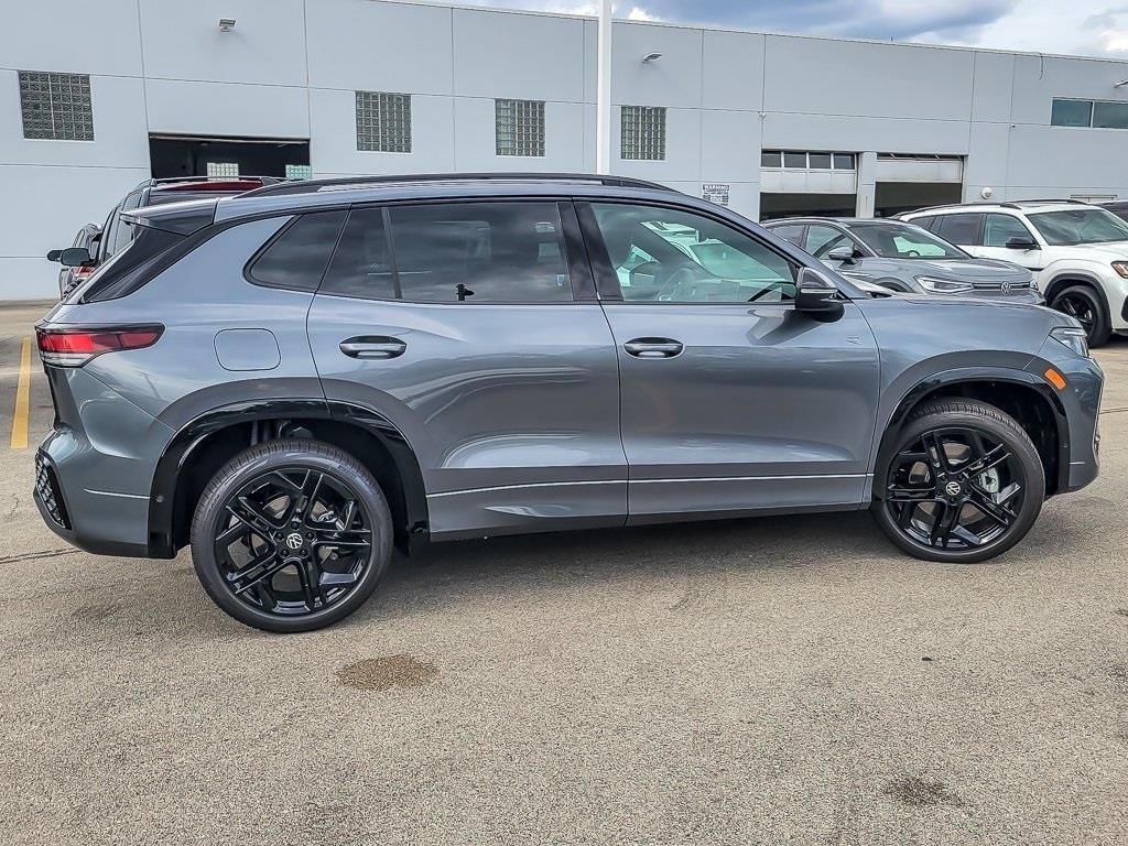 new 2025 Volkswagen Tiguan car, priced at $38,038