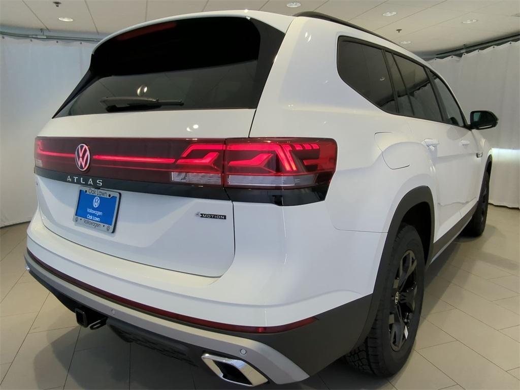 new 2025 Volkswagen Atlas car, priced at $44,752