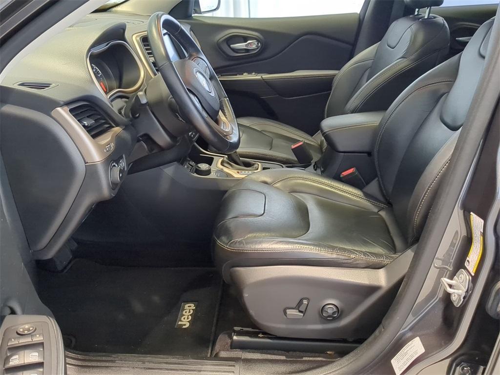 used 2016 Jeep Cherokee car, priced at $14,291