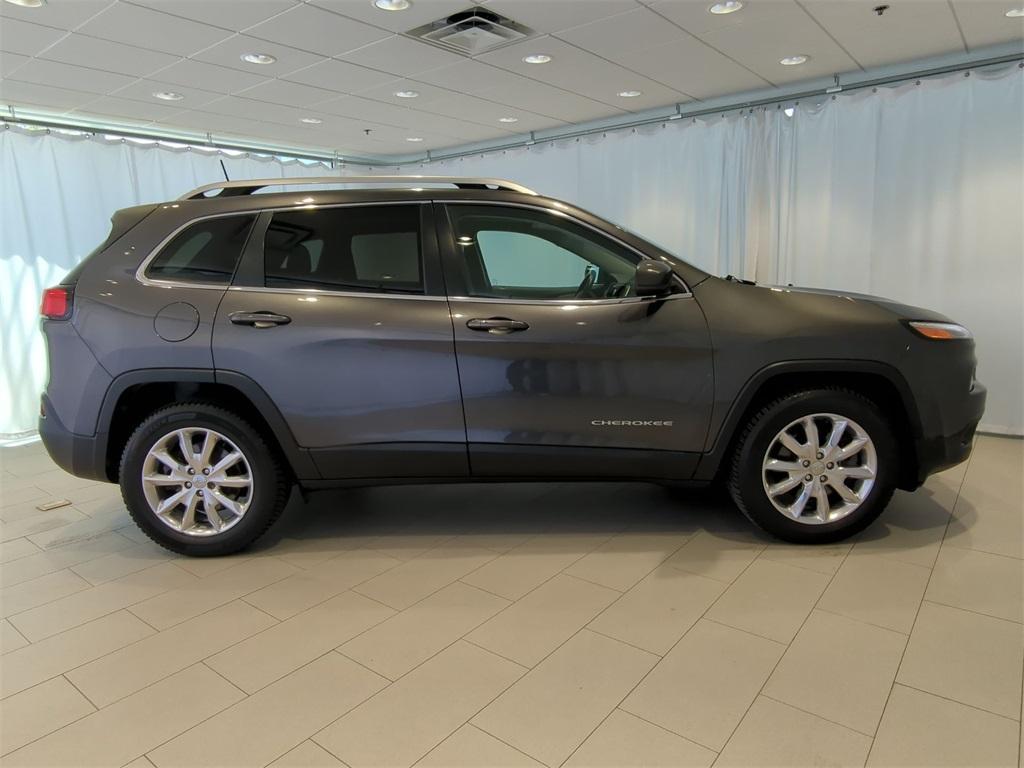 used 2016 Jeep Cherokee car, priced at $14,291