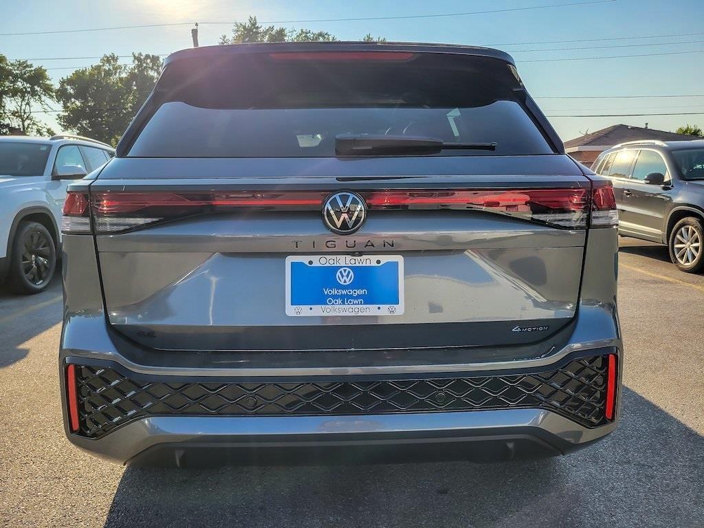 new 2025 Volkswagen Tiguan car, priced at $37,298