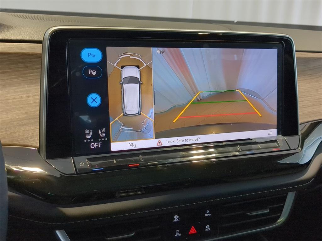 new 2025 Volkswagen Atlas car, priced at $52,485