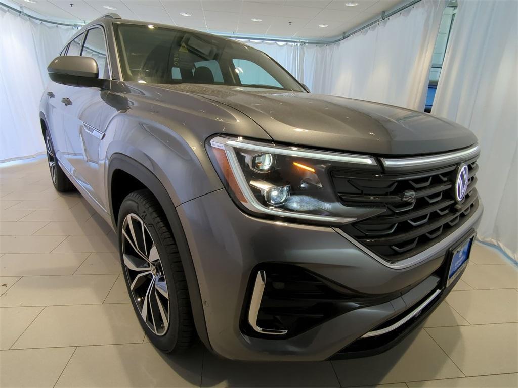 new 2025 Volkswagen Atlas car, priced at $52,485