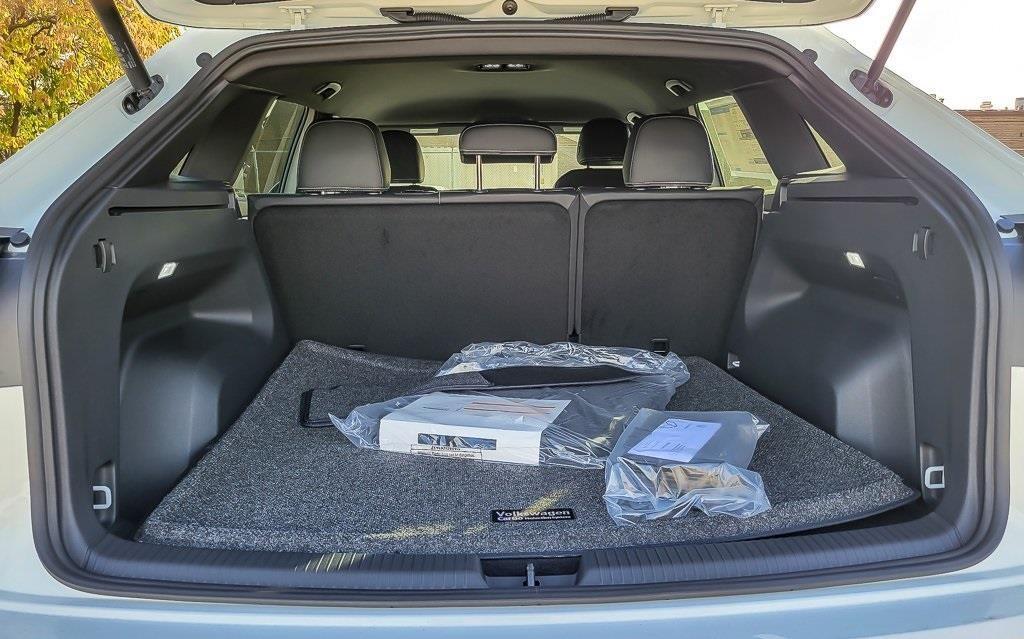 new 2026 Volkswagen Atlas Cross Sport car, priced at $40,705