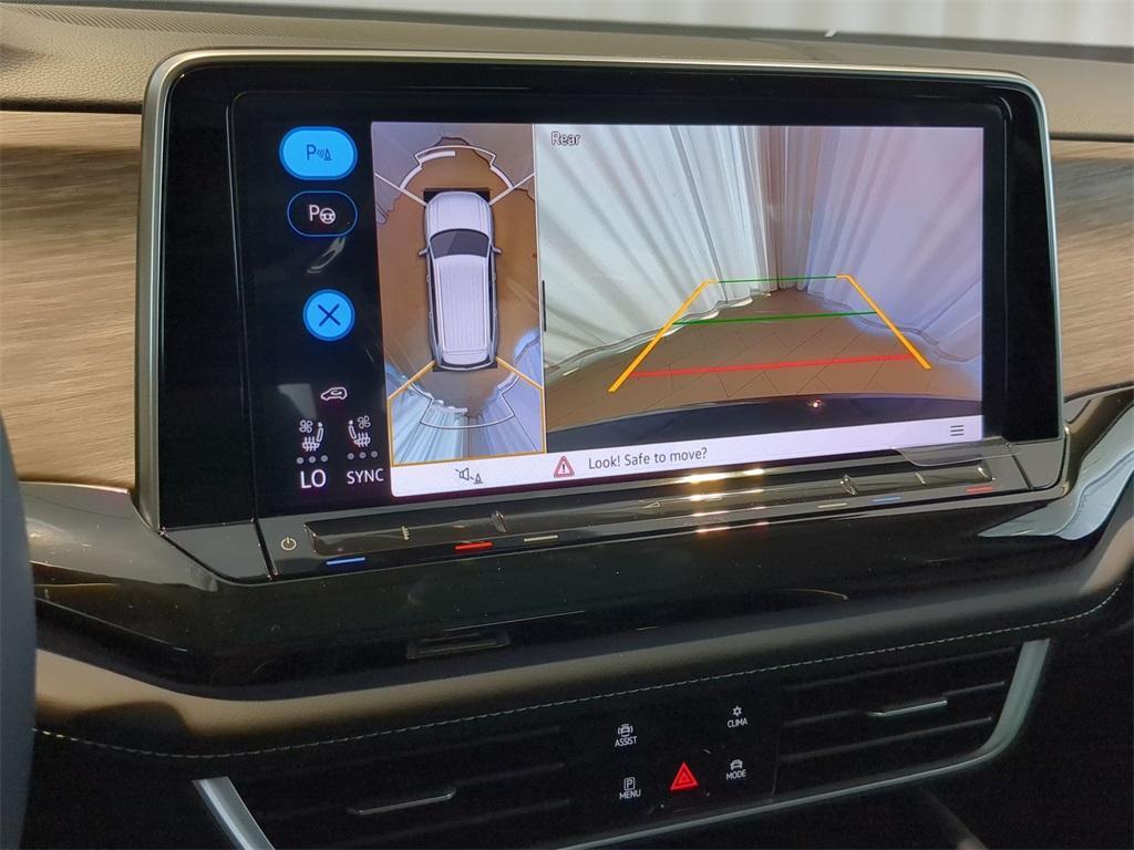 new 2025 Volkswagen Atlas car, priced at $51,009