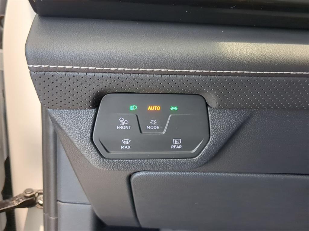 new 2025 Volkswagen Atlas car, priced at $43,238