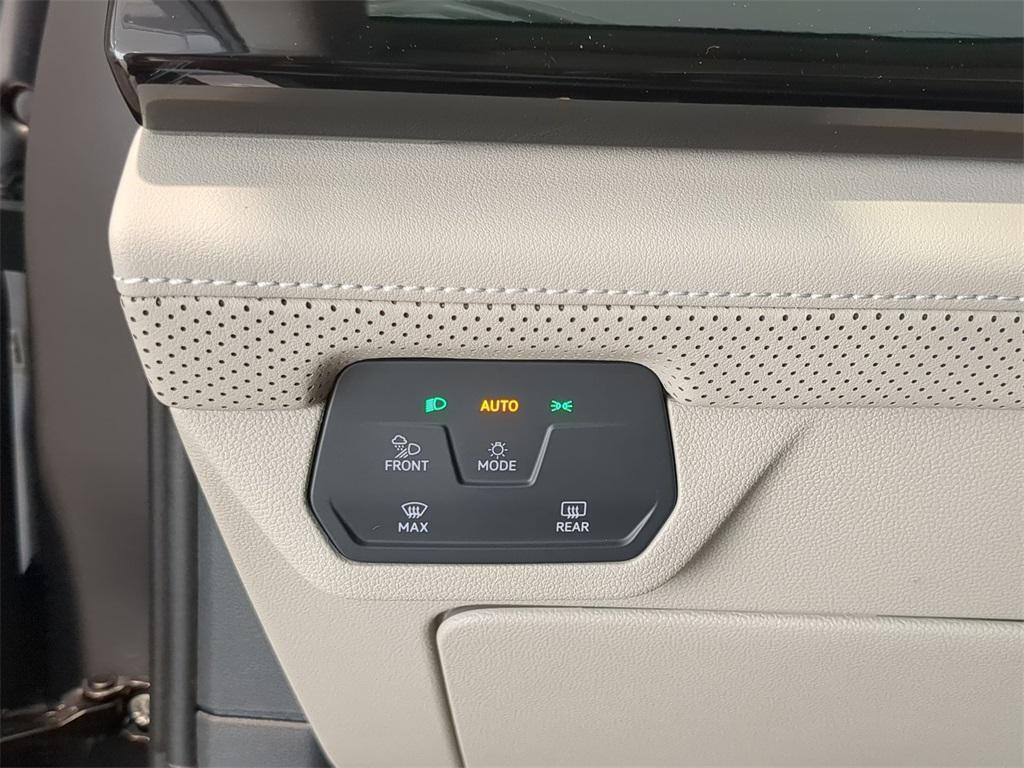 new 2025 Volkswagen Atlas car, priced at $43,636