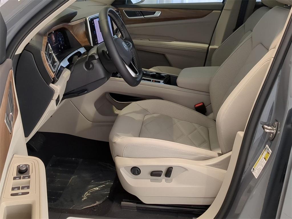 new 2025 Volkswagen Atlas car, priced at $43,636