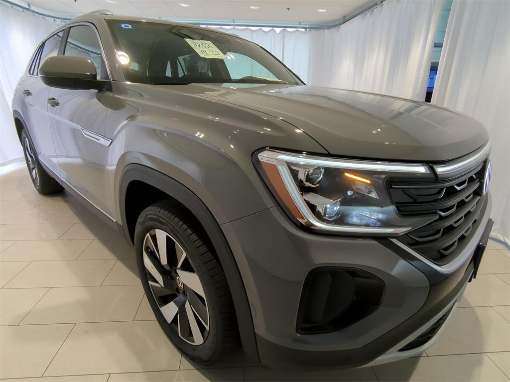 new 2024 Volkswagen Atlas Cross Sport car, priced at $44,458