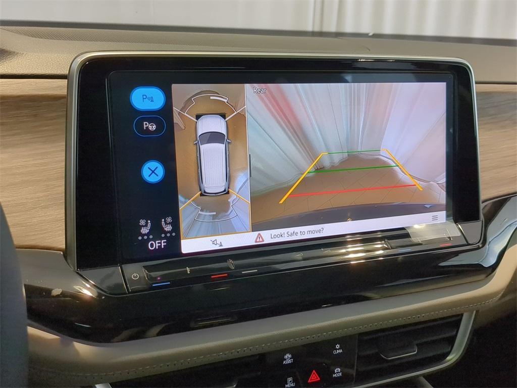new 2025 Volkswagen Atlas car, priced at $51,279