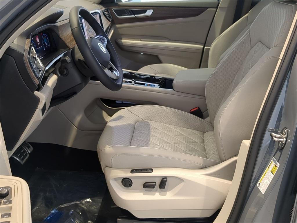new 2025 Volkswagen Atlas car, priced at $51,279