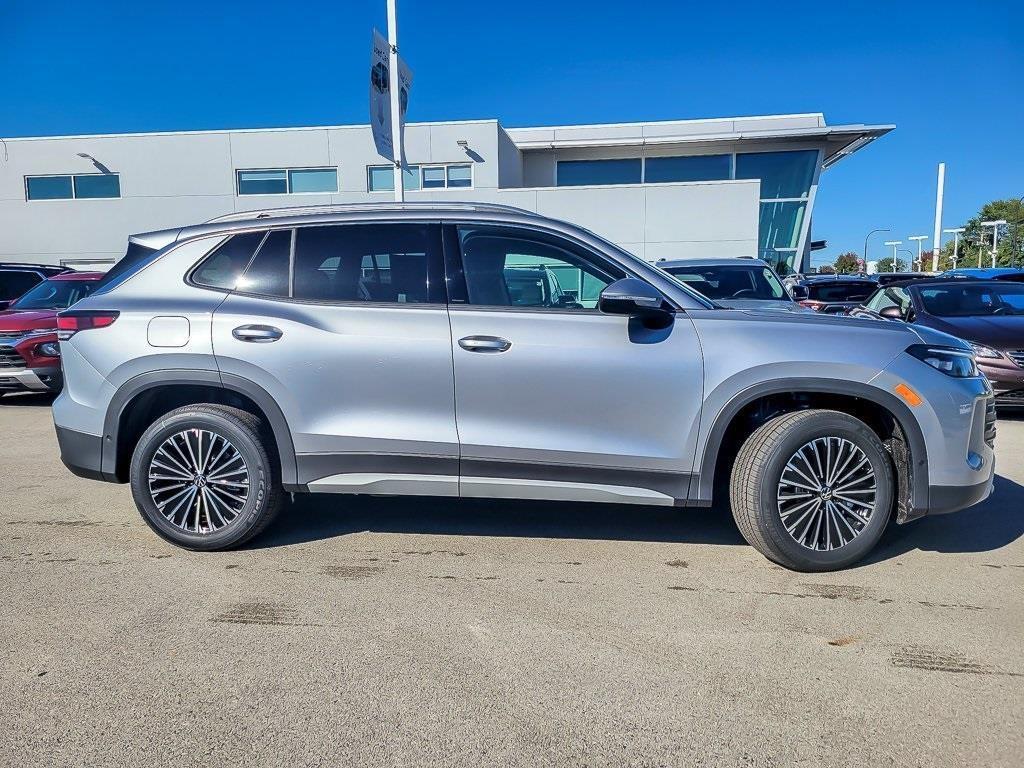 new 2025 Volkswagen Tiguan car, priced at $30,211