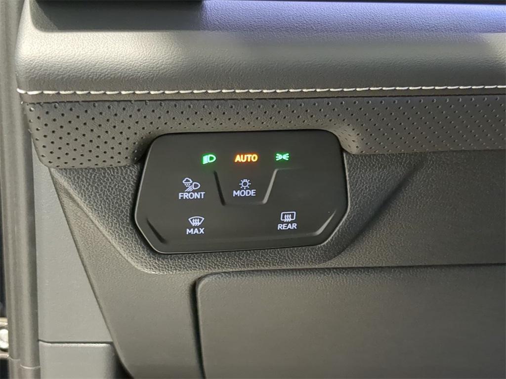 new 2025 Volkswagen Atlas car, priced at $51,086