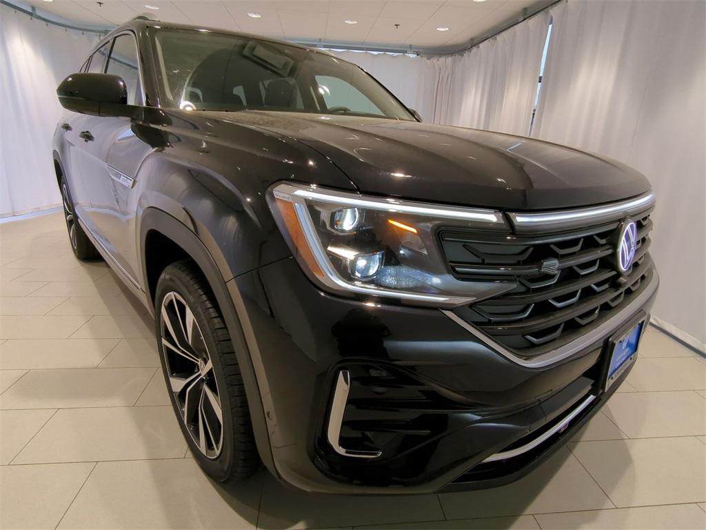 new 2025 Volkswagen Atlas car, priced at $51,086
