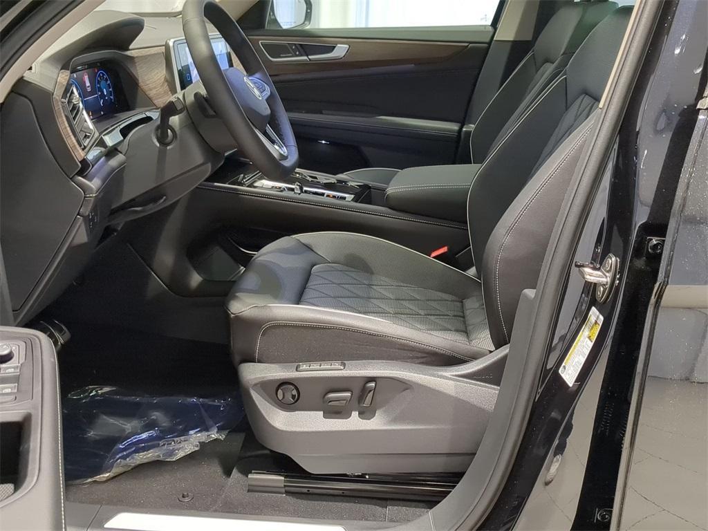 new 2025 Volkswagen Atlas car, priced at $51,086