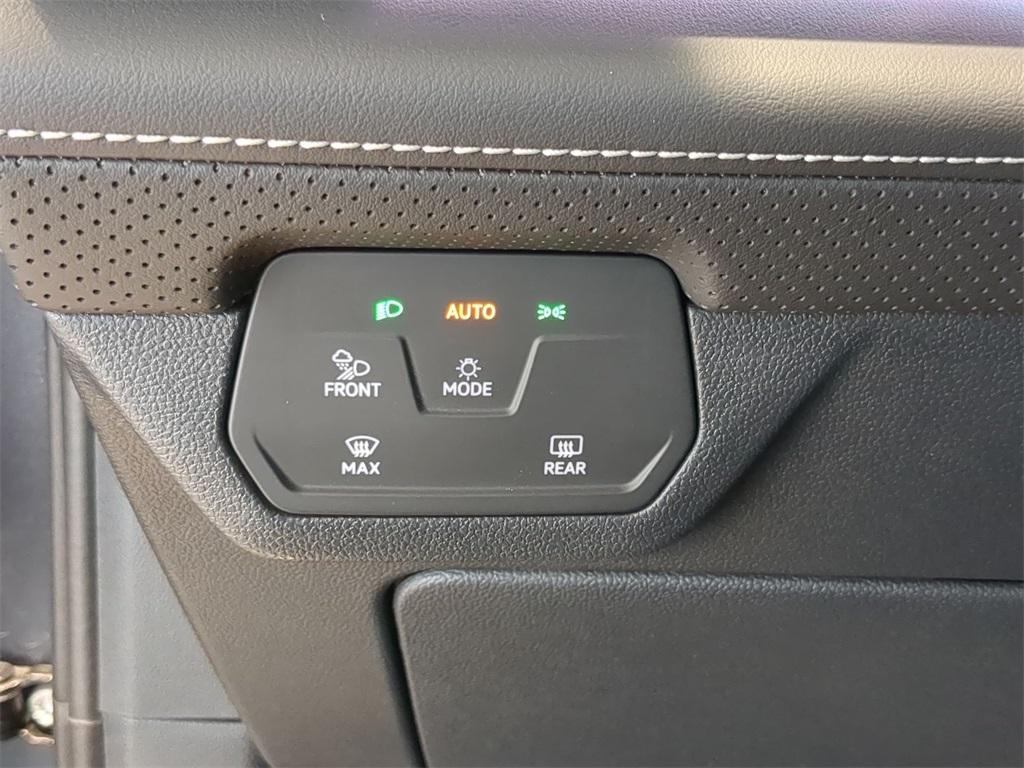 new 2025 Volkswagen Atlas car, priced at $53,509