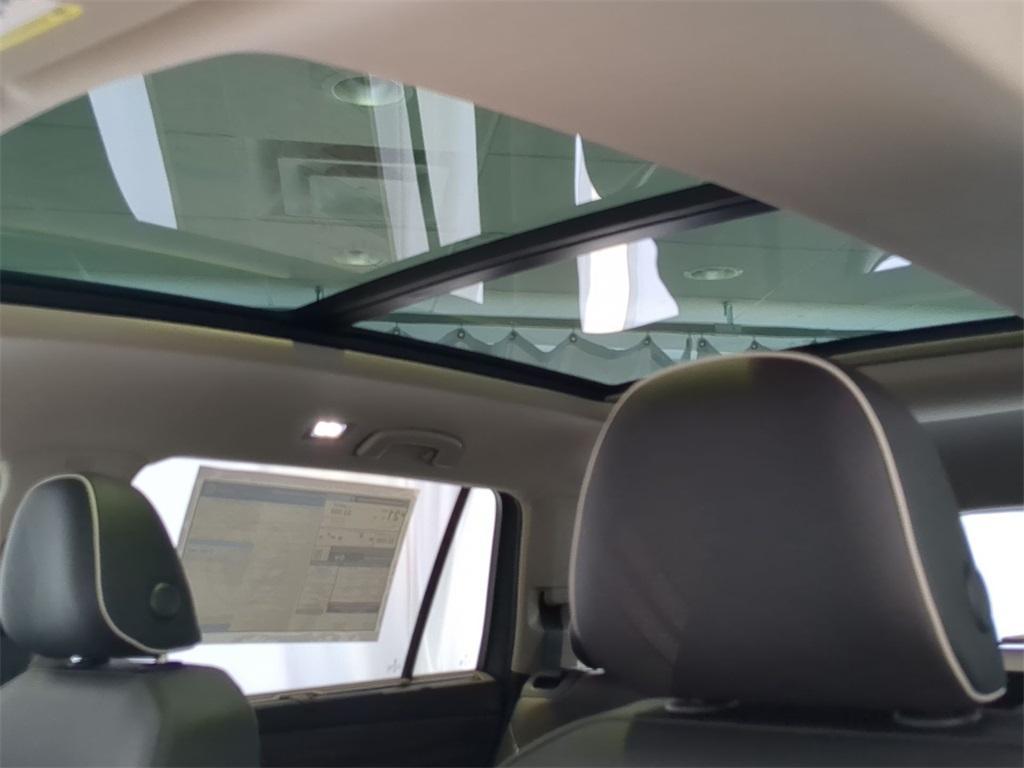 new 2025 Volkswagen Atlas car, priced at $53,509