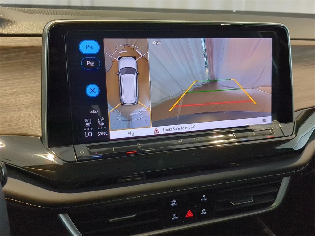 new 2025 Volkswagen Atlas car, priced at $53,509