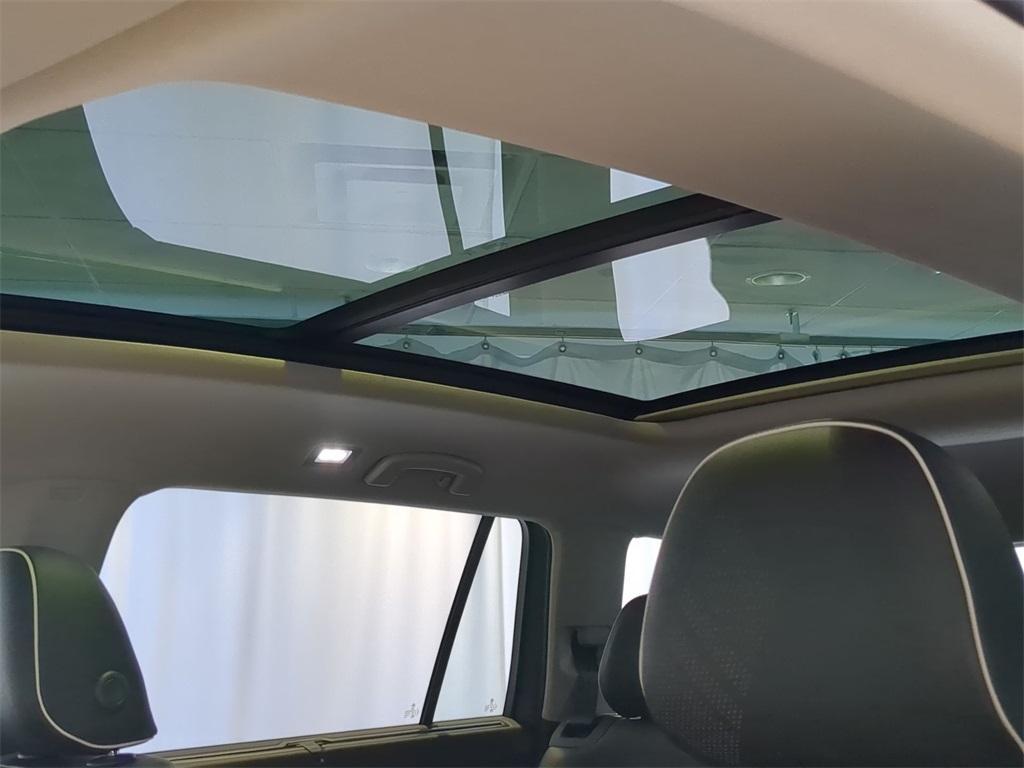 new 2025 Volkswagen Atlas car, priced at $51,779