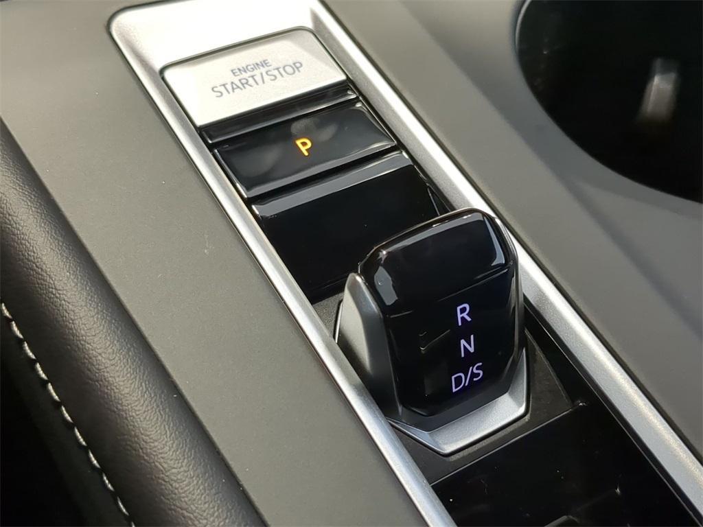 new 2025 Volkswagen Atlas car, priced at $38,136