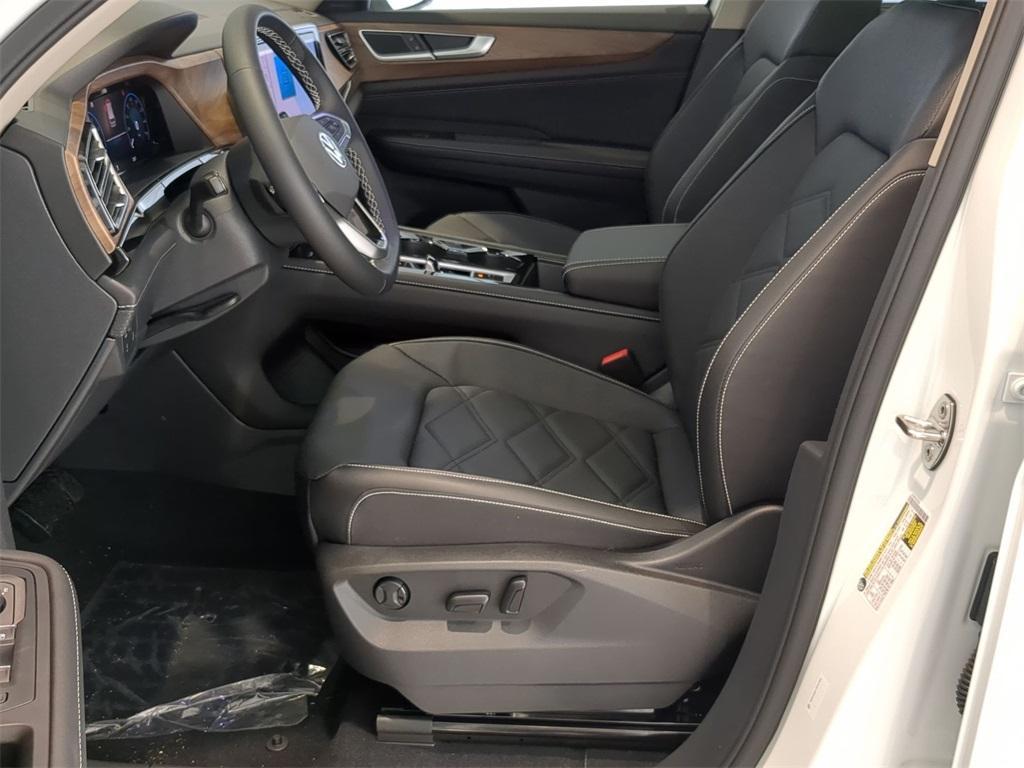 new 2025 Volkswagen Atlas car, priced at $44,123
