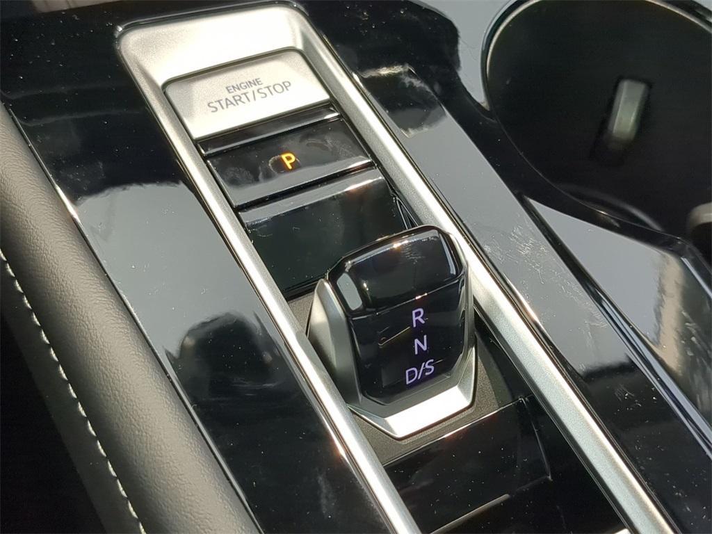 new 2025 Volkswagen Atlas car, priced at $44,123