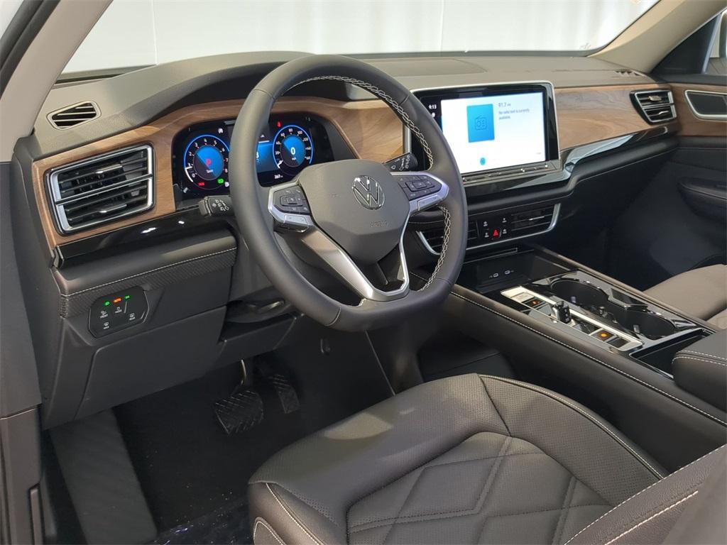 new 2025 Volkswagen Atlas car, priced at $44,123