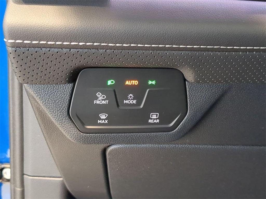 new 2025 Volkswagen Atlas car, priced at $47,072