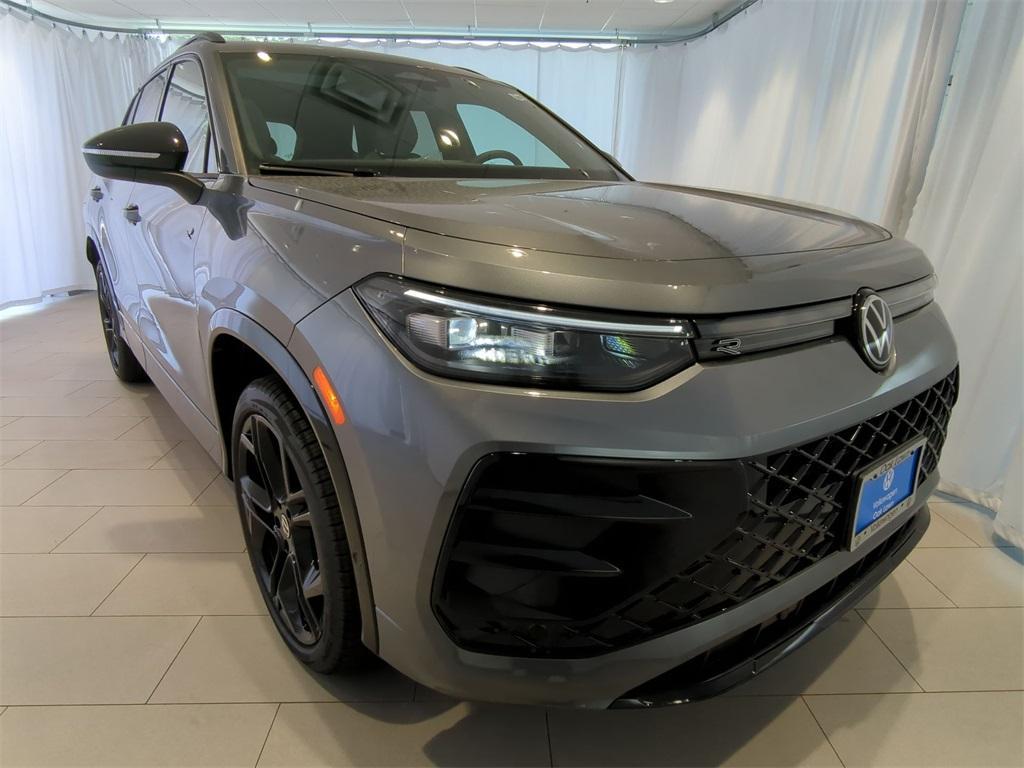 new 2025 Volkswagen Tiguan car, priced at $38,061