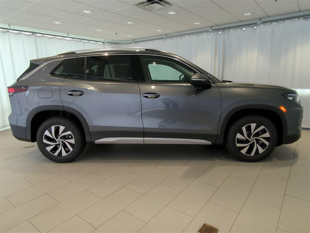 new 2025 Volkswagen Tiguan car, priced at $31,217