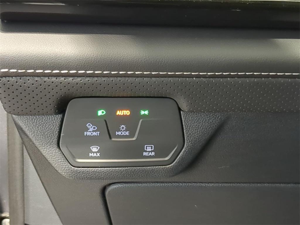 new 2025 Volkswagen Atlas car, priced at $38,506