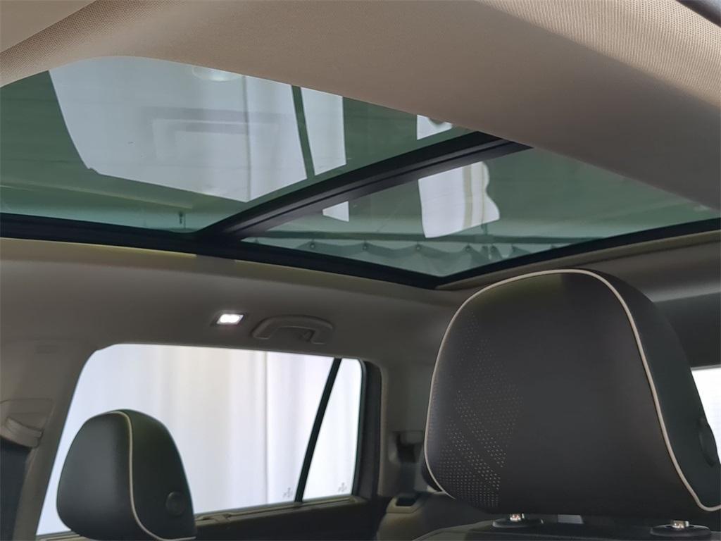 new 2025 Volkswagen Atlas car, priced at $51,009