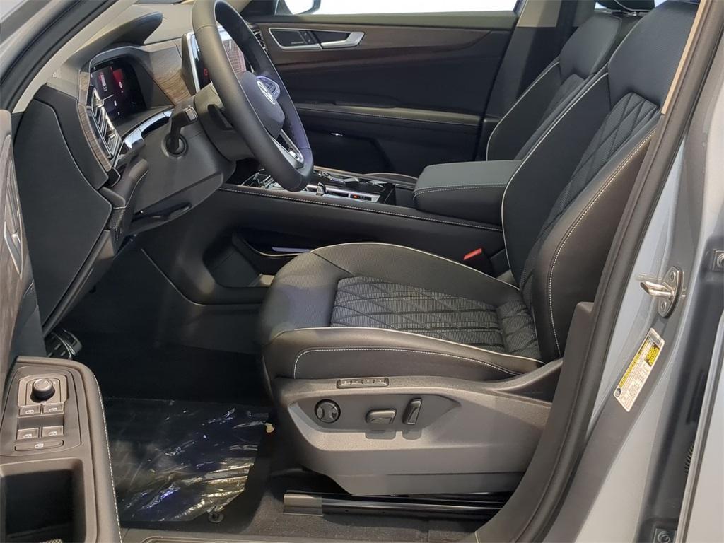 new 2025 Volkswagen Atlas car, priced at $51,009
