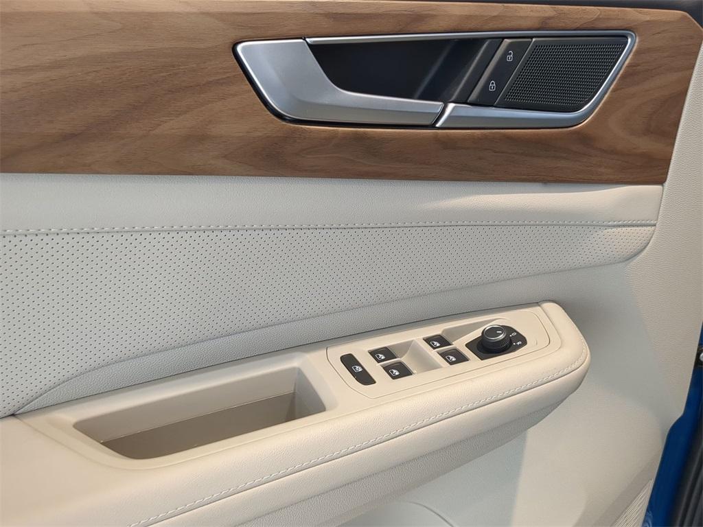 new 2025 Volkswagen Atlas car, priced at $38,867
