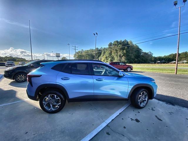 new 2025 Chevrolet Trax car, priced at $24,275