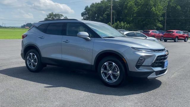 new 2025 Chevrolet Blazer car, priced at $37,055