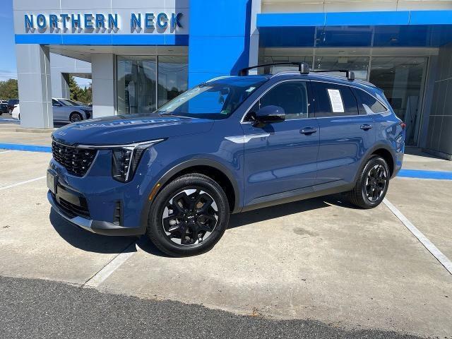 used 2025 Kia Sorento car, priced at $33,995