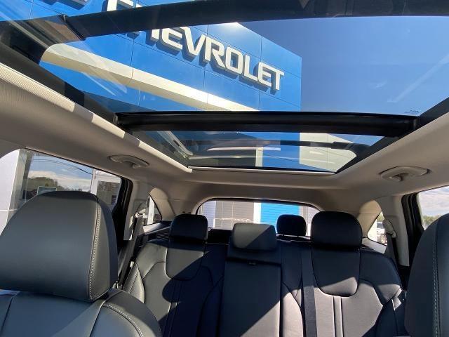 used 2025 Kia Sorento car, priced at $33,995