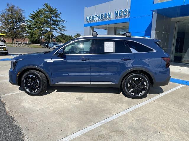 used 2025 Kia Sorento car, priced at $33,995