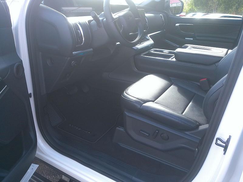 new 2025 Ford Expedition car, priced at $86,225