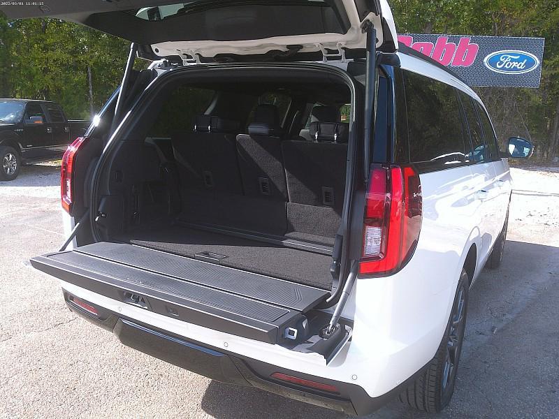 new 2025 Ford Expedition car, priced at $86,225