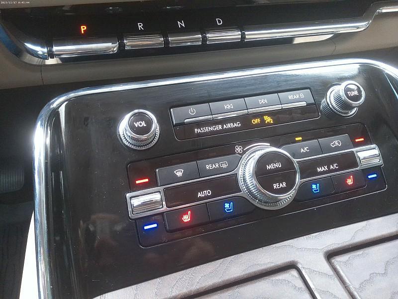 used 2024 Lincoln Navigator car, priced at $79,911