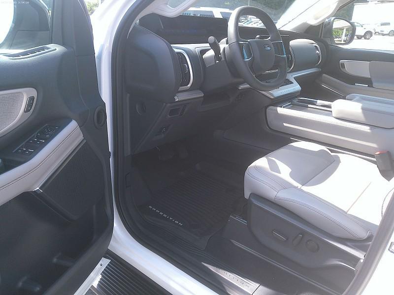 new 2025 Ford Expedition Max car, priced at $69,708