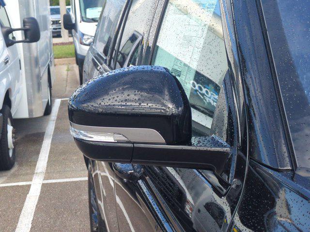new 2025 Lincoln Navigator car, priced at $112,180